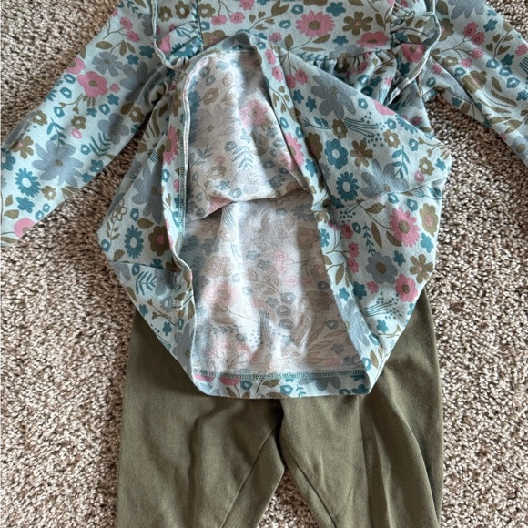 Carter’s Baby Girl 2-Piece Outfit Ditsy Floral Top & Leggings Set Size 18 month - Picture 6 of 10